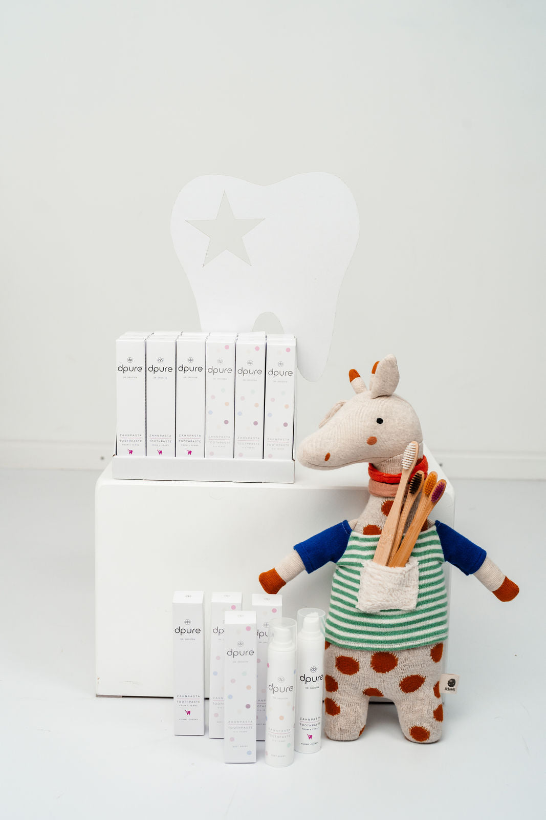 2er Set aus dpure Kinderzahnpasta soft berry & dpure Junior Zahnpasta yummy cherry