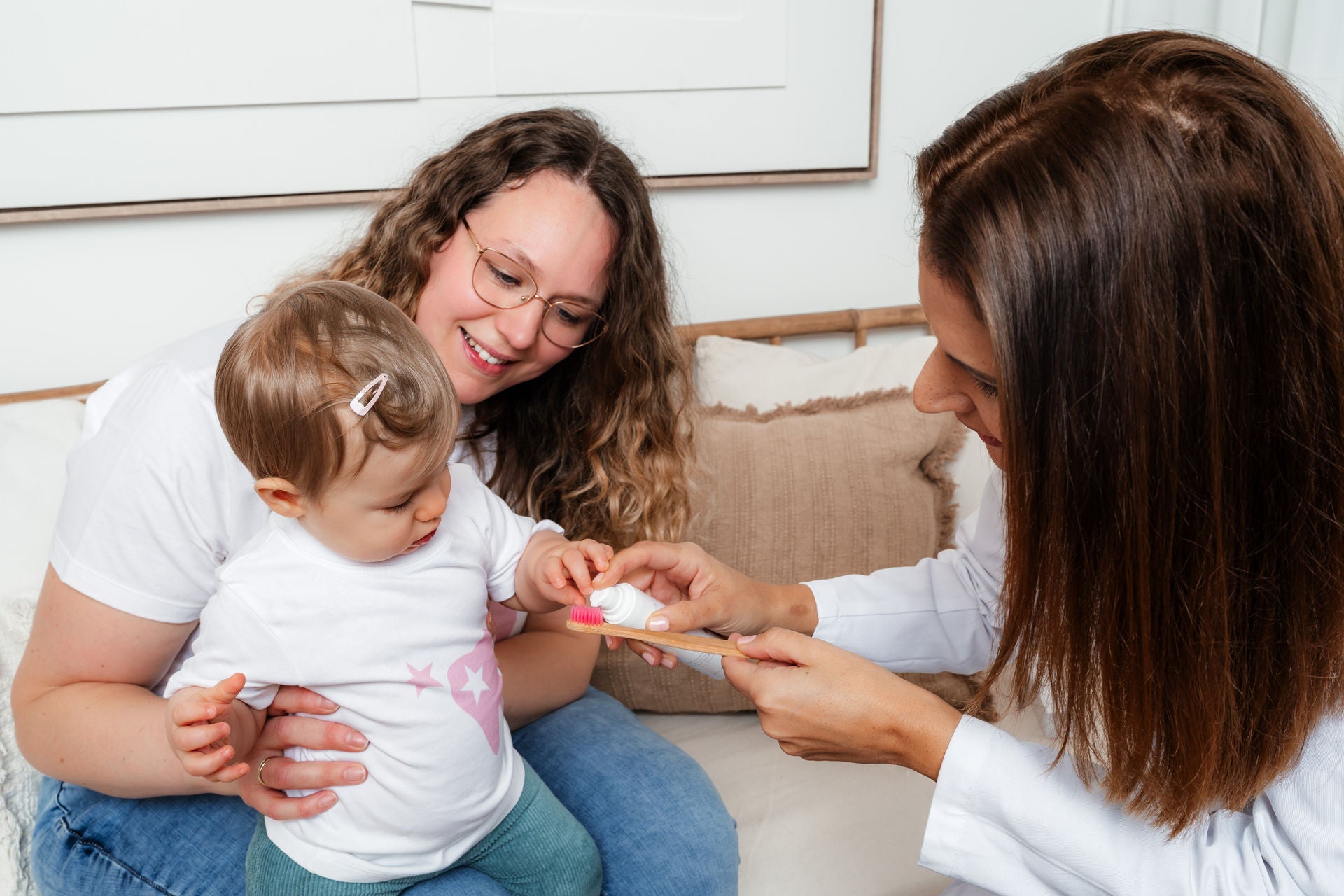 4er Set aus dpure Kinderzahnpasta soft berry & dpure Junior Zahnpasta yummy cherry